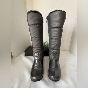 KHOMBU WOMENS WINTER SNOW/ RAIN GRAY QUILTED NYLON BOOTS PATENT LIKE LOWER SZ 7